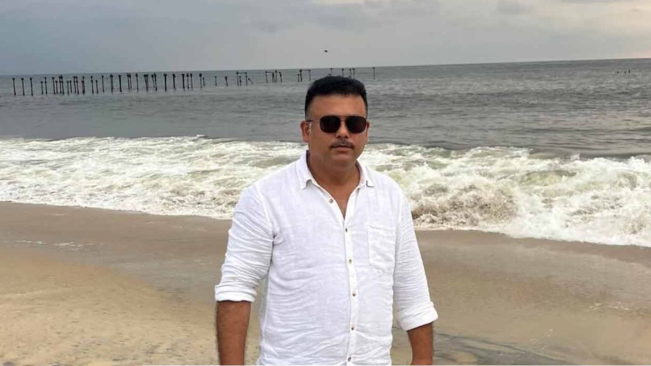 বেঙ্গালুরুর বিলাসবহুল ডেরা থেকে গ্রেফতার ‘পলাতক’ তৃণমূল নেতা, জমি দখল থেকে কাটমানি—কী কী পাপের খতিয়ান ফারুকের?