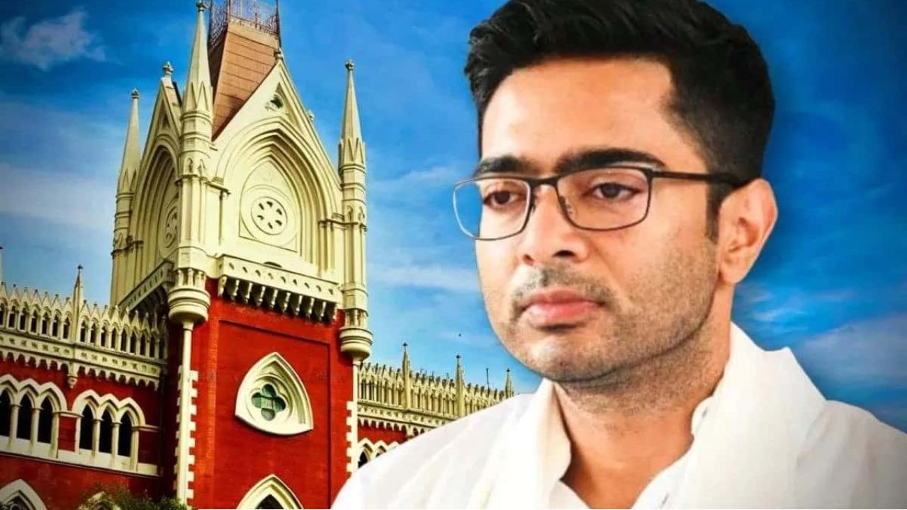 ডামাডোলের মাঝেই জরুরি ভিত্তিতে বিদেশ যাওয়ার তোড়জোড়! হাইকোর্টে চরম ধাক্কা খেলেন অভিষেক বন্দ্যোপাধ্যায়