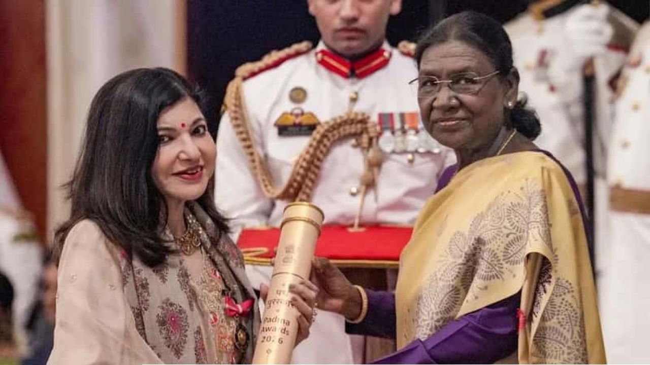 ‘খুব কঠিন সময়ের মধ্যে দিয়ে যাচ্ছি’, পদ্ম-সম্মান গ্রহণের পর স্বাস্থ্য নিয়ে অকপট অলকা