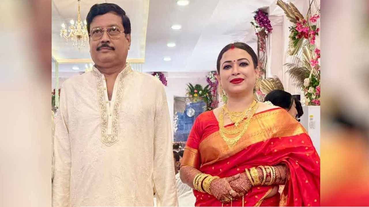 সব্যসাচীর ‘বান্ধবী’ তকমায় ক্ষুব্ধ টিনা! ৩ কেজি সোনা উদ্ধার নিয়ে মুখ খুললেন নেত্রী