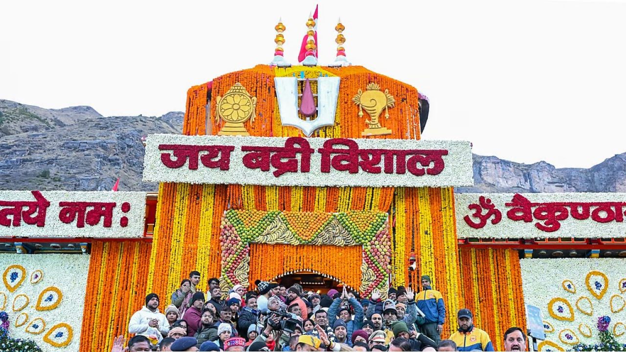 বদ্রীনাথ মন্দিরে প্রণামীর টাকা চুরির অভিযোগে তোলপাড়, সিসিটিভি খতিয়ে দেখে তদন্তে নেমেছে BKTC 