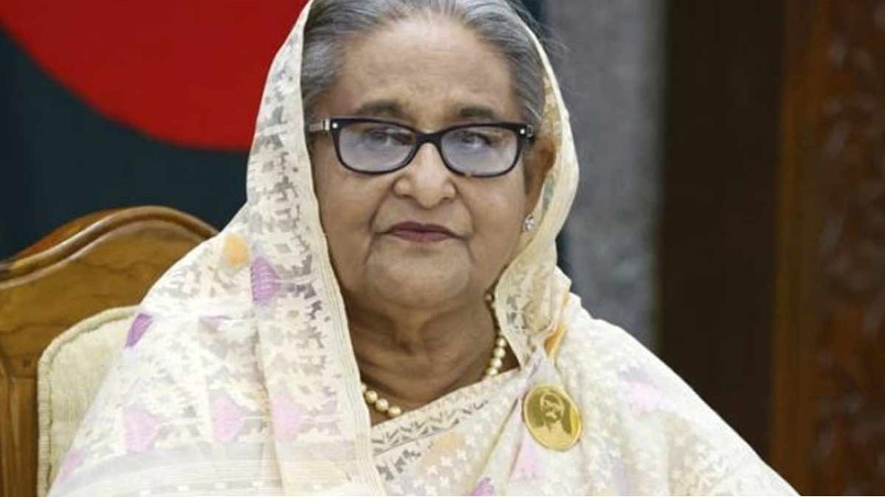 ফাঁসির সাজা মাথায় শেখ হাসিনা! ‘দেশে পা রাখা মাত্রই গ্রেপ্তার’, জানালেন প্রধান সরকারি আইনজীবী 