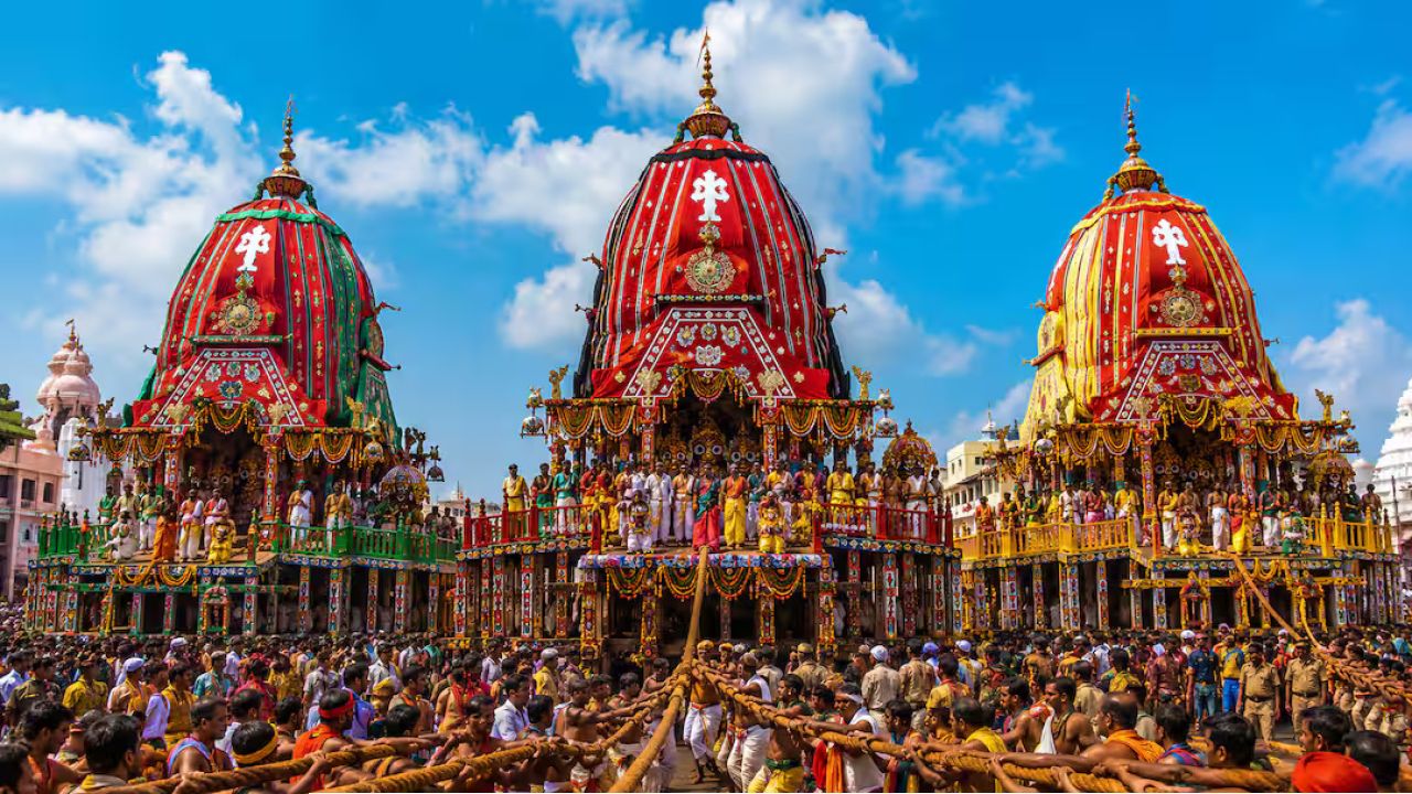 ৪৫ ফুট উঁচু রথ আর ১৬টি চাকা! জগন্নাথের ‘নন্দীঘোষ’ ও ‘শঙ্খচূড়া’ রশির এই অদ্ভুত রহস্য জানেন তো?