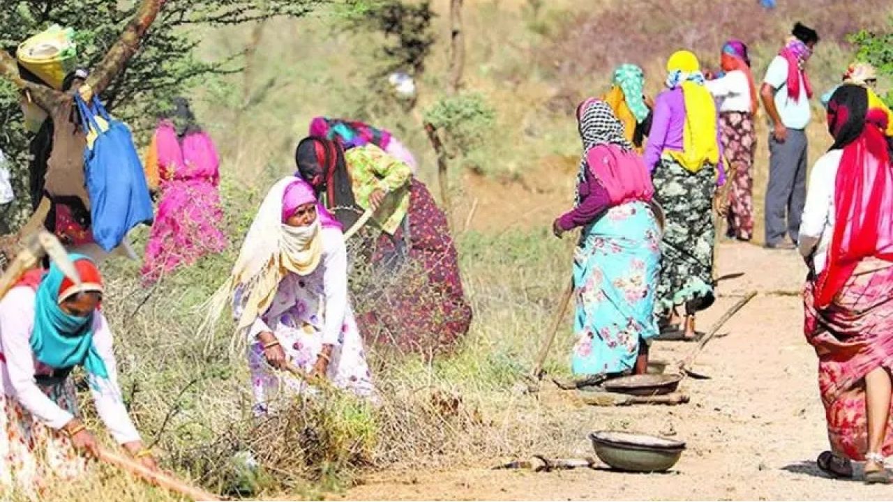 ১২৫ দিনের কাজে ফাঁকিবাজি বরদাস্ত নয়! দুর্নীতির রাস্তা বন্ধ করতে আসছে ‘লোকেশন লক’