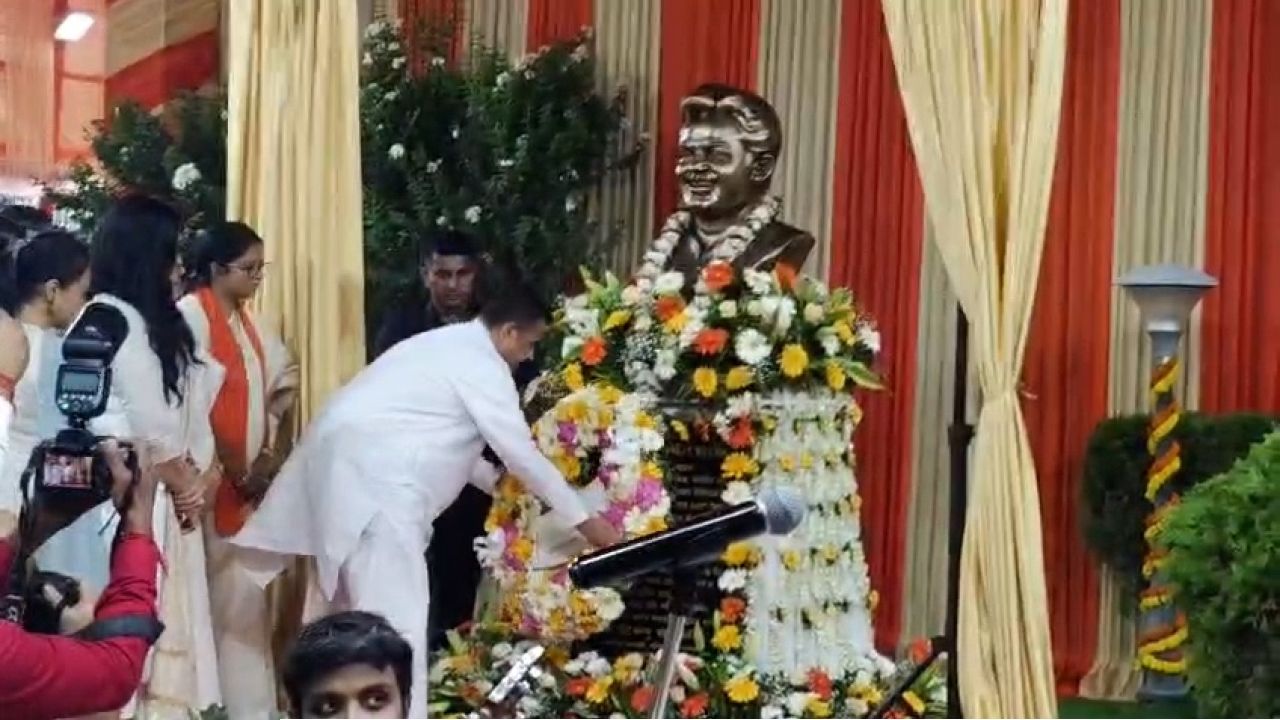  মহানায়কের প্রয়াণ দিবসেই বিরাট ধামাকা! শহরে আসছে নতুন ফিল্ম সেন্টার, ঘোষণা শুভেন্দুর