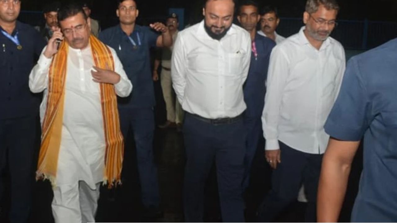 কলকাতায় নামছে পাঁচবারের বিশ্বচ্যাম্পিয়ন ব্রাজিল! 'মেসিকাণ্ড' রুখতে নবান্নে মারাত্মক ব্লু-প্রিন্ট