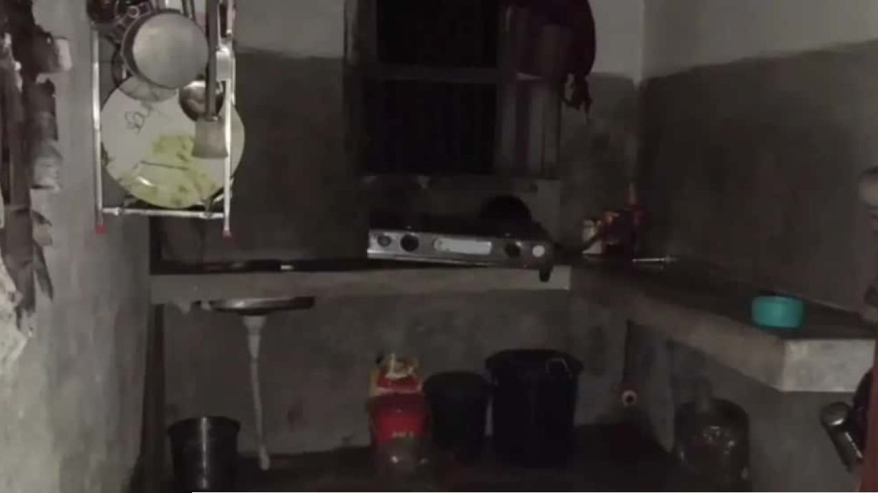 গভীর রাতে বিকট শব্দে কাঁপল সুজাপুর, ভয়াবহ বিস্ফোরণে আশঙ্কাজনক একই পরিবারের ৪ শিশু-সহ ৭!