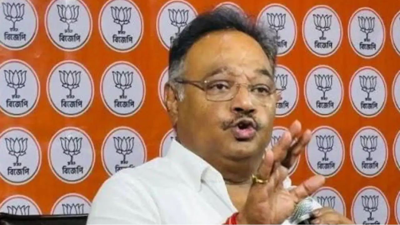তোলাবাজির অভিযোগে এক ধাক্কায় কড়া শাস্তি, ২২ নেতাকে সাসপেন্ড ও ২৫০ জনকে শোকজ 