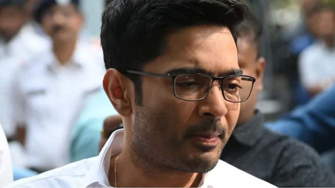 বিদেশে চিকিৎসার আগেই ব্যক্তিগত ব্যাঙ্ক অ্যাকাউন্ট ফ্রিজ! কলকাতা হাই কোর্টে দ্রুত শুনানির আর্জি অভিষেকের
