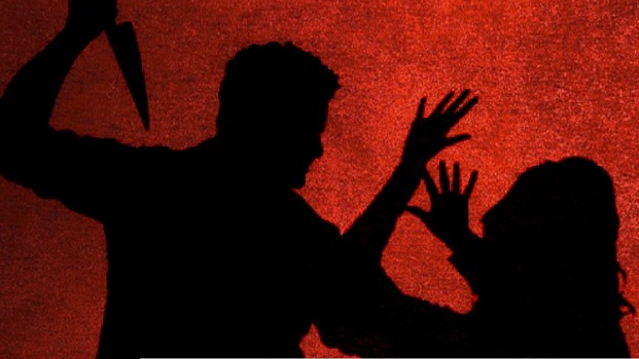 টিভির ভলিউম বাড়িয়ে গলায় ছুরি, তারপর বেল্টের ফাঁস! জোড়াবাগানে পরিচারকের চরম নৃশংসতার পর কেমন আছেন রক্তাক্ত প্রৌঢ়া?