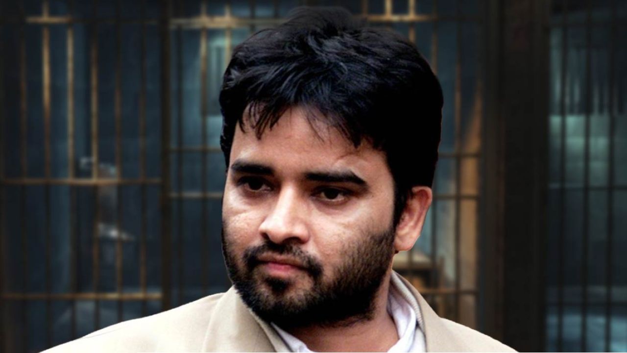 ‘এবার দুবাই না পাকিস্তান?’ জেলের চার দেওয়ালের মধ্যে বসেই কি পালানোর মহড়া চালাচ্ছিল আফতাব? মোবাইল রহস্যের জট খুলতে নামল ফরেনসিক