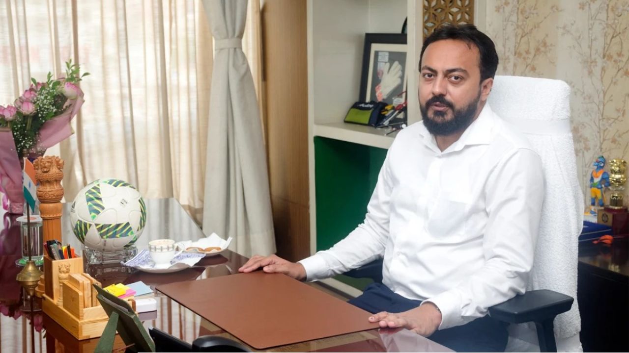 খেলায় নতুন জোয়ার! ৩৬ হাজার কোটির বরাদ্দে আশাবাদী বাংলার ক্রীড়ামন্ত্রী 