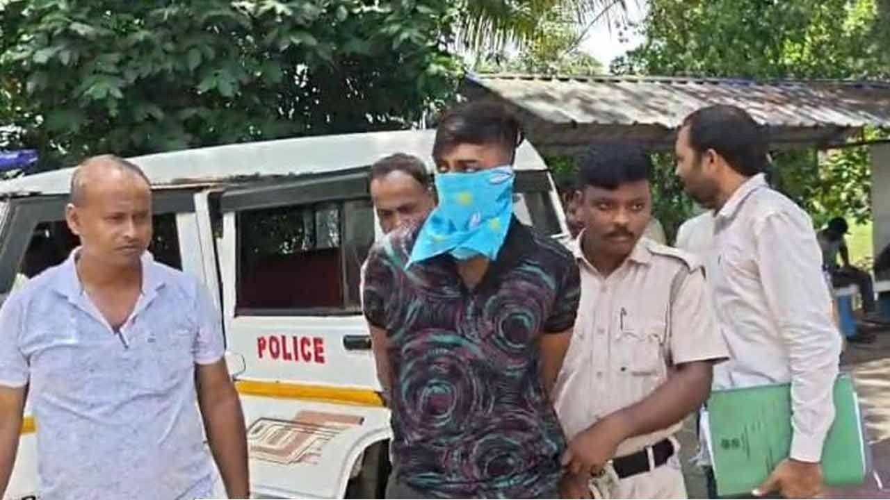 ১২৫টি মামলার কুখ্যাত দুষ্কৃতী নন্দীগ্রামে! দিল্লি পুলিশের অভিযানে শ্বশুরবাড়ির কাছ থেকে ধৃত ‘লম্বু’ 