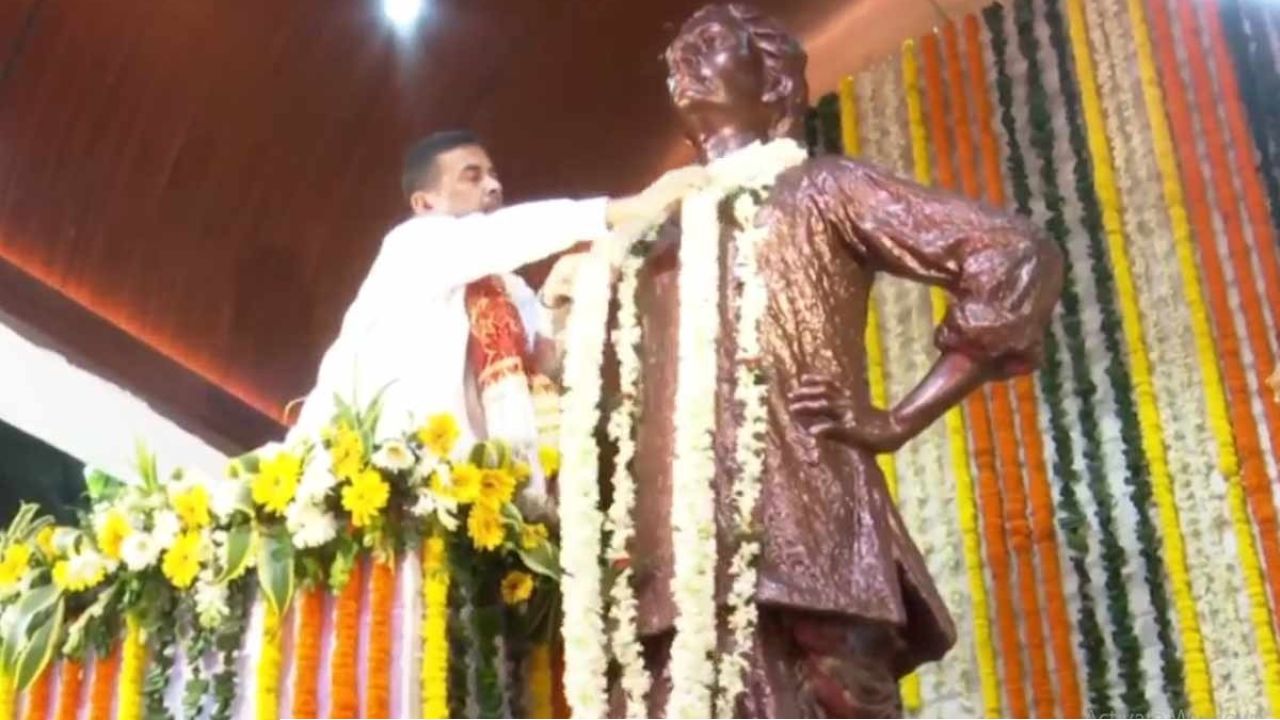 ‘সিলেবাসের ৪ লাইনে নয়’, ক্ষুদিরামকে ঘরে ঘরে পৌঁছনোর ডাক! বড় ঘোষণা শুভেন্দুর 
