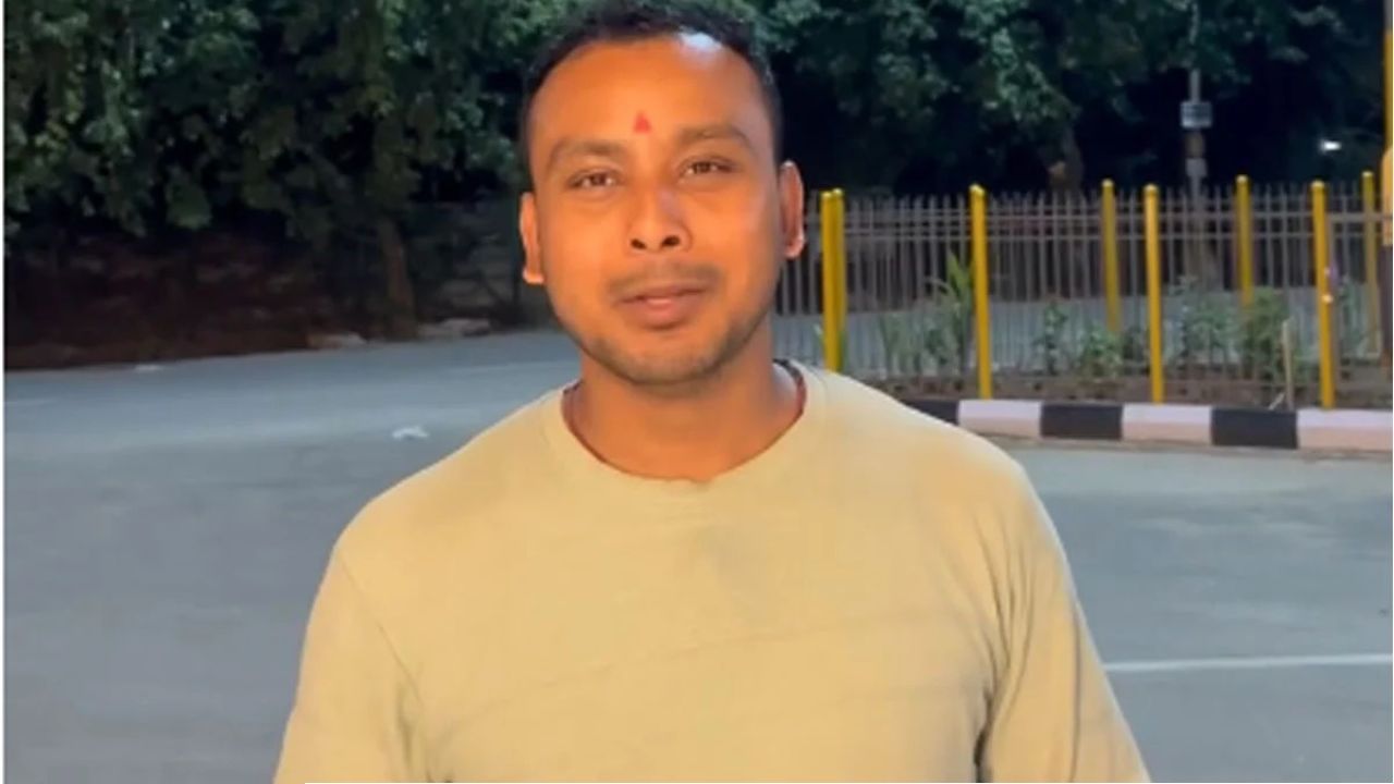 ‘১৫ আগস্টের মধ্যে উত্তরবঙ্গ ছাড়ুন বাঙালিরা’! তৃণমূল নেতার মন্তব্যে তীব্র চাঞ্চল্য