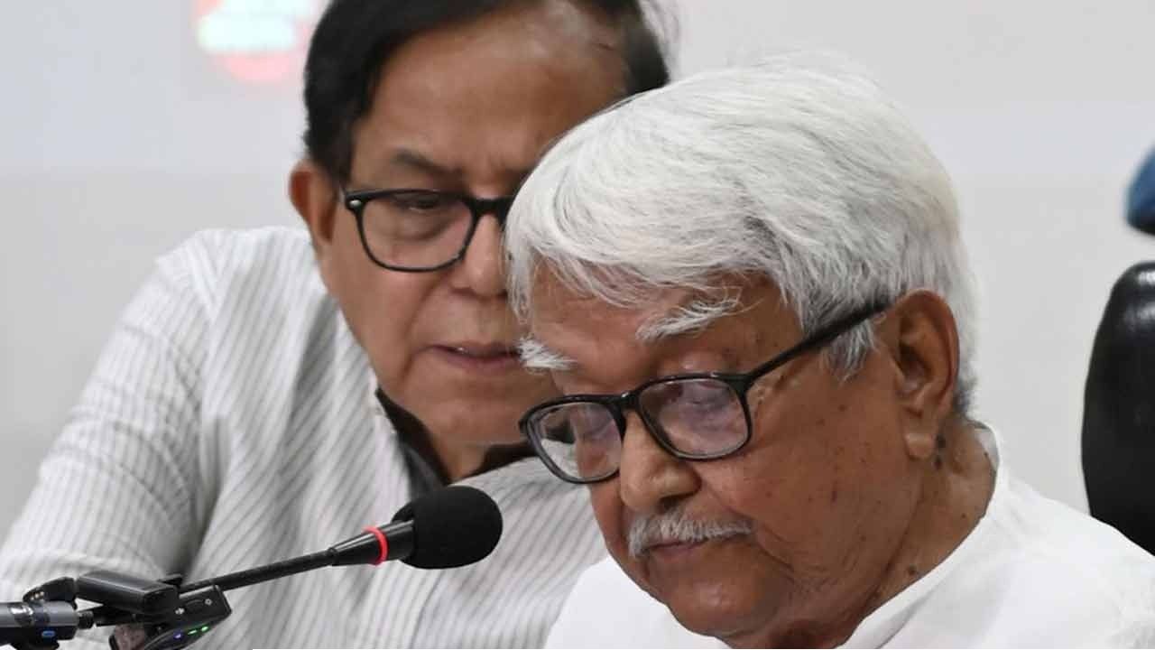 দিল্লি এইমসে ভর্তি বিমান বসু, বসানো হল পেসমেকার! কেমন আছেন বর্ষীয়ান সিপিএম নেতা?