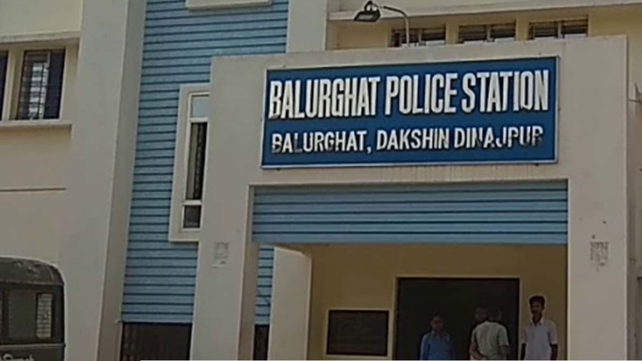 পড়াশোনা করতে বলেছিল বাবা-মা, তাতেই ১১২-তে ফোন কেন? বাড়িতে পুলিশ যেতেই সামনে এল আসল কারণ 