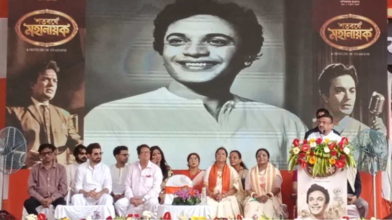 বাংলা ভাষায় মোদীর শ্রদ্ধার্ঘ্য, টালিগঞ্জে তারকার মেলা! উত্তম কুমারের জন্মশতবর্ষে কীভাবে মাতল দিল্লি থেকে কলকাতা?
