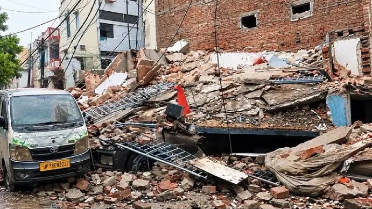 চাণক্যপুরী বহুতল বিপর্যয়ে রাজস্থান থেকে পাকড়াও বাড়িওয়ালা, কোপ চার পুর আধিকারিকে