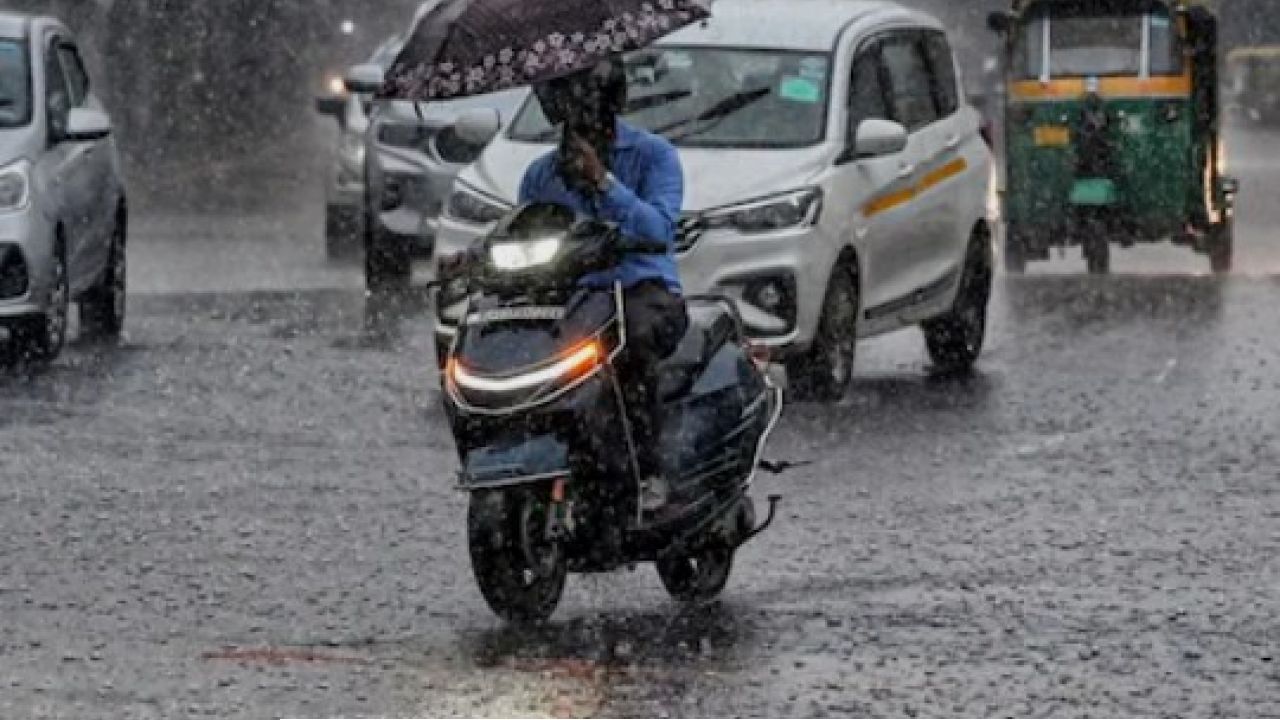 WEATHER UPDATE: আজই তৈরি হচ্ছে নতুন নিম্নচাপ! পুজোর আগেই কি ভয়ঙ্কর দুর্যোগের কবলে পড়তে চলেছে বাংলা?