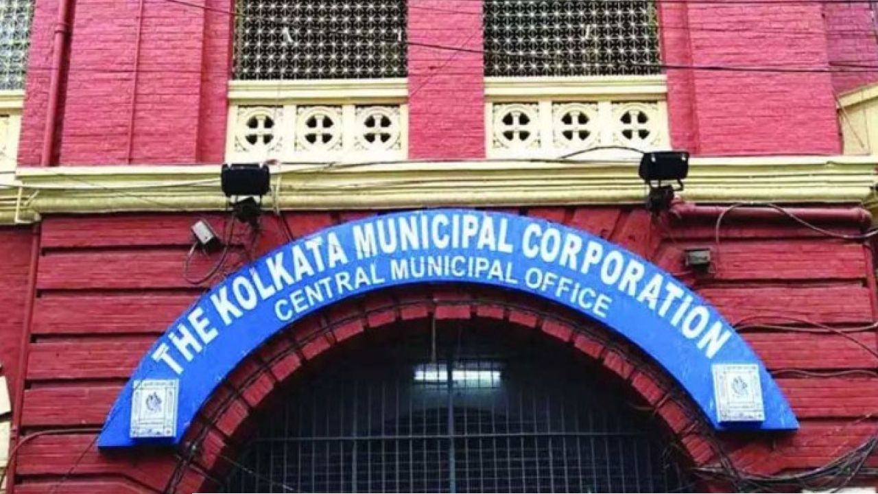 Kolkata Roads: বিশ্বকর্মা পুজো পার হলেই বদলে যাচ্ছে কলকাতার চেহারা? কোন বড় সিদ্ধান্তের কথা জানাচ্ছে পুরসভা!