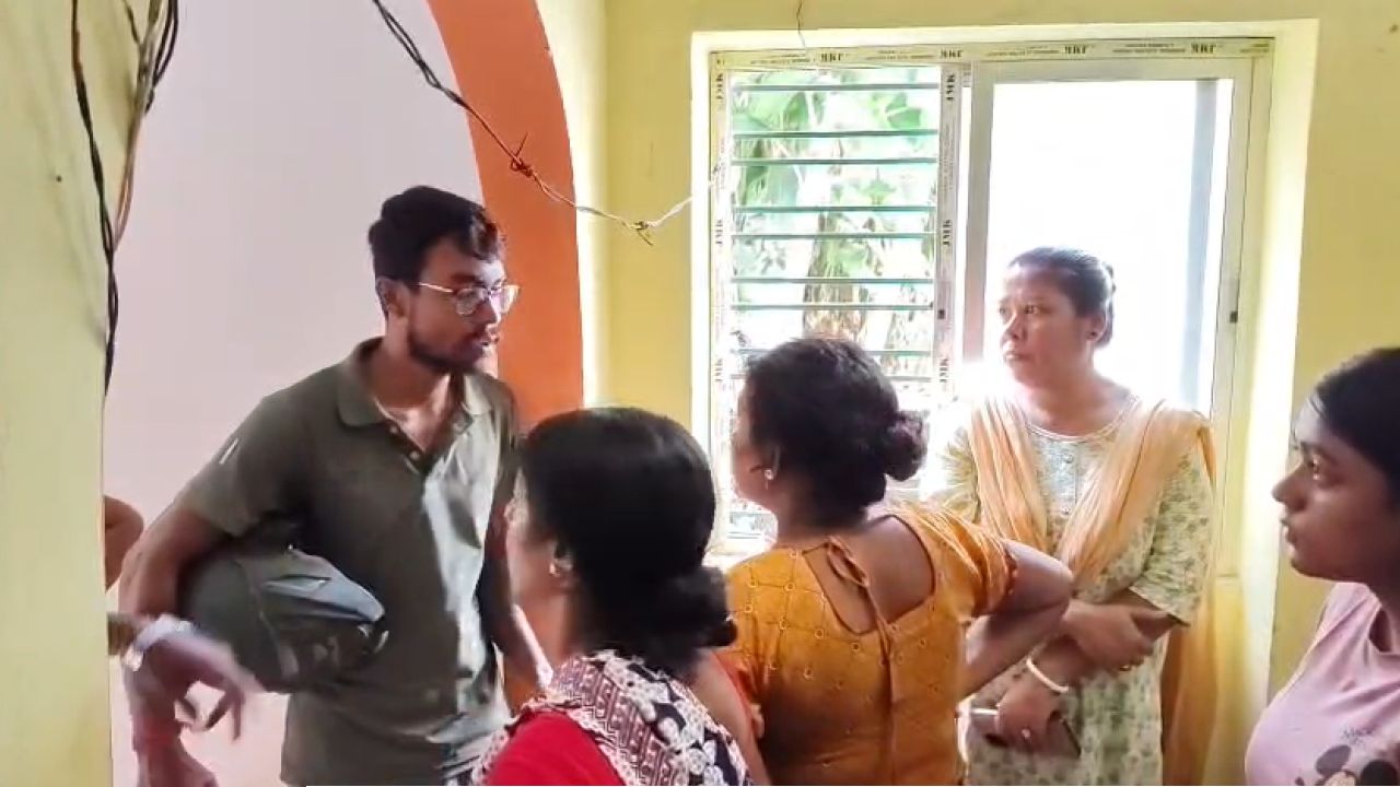 Baguihati Muder: পোষ্যকে ঘরে আটকে শয্যাশায়ী যুবককে নৃশংস খুন, বাগুইআটিতে ভরদুপুরে হাড়হিম তাণ্ডব!