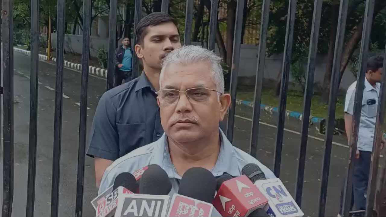Dilip Ghosh: সবকিছুরই একটা সীমা থাকা উচিত!’ জোড়া হামলায় অসন্তোষ দিলীপের