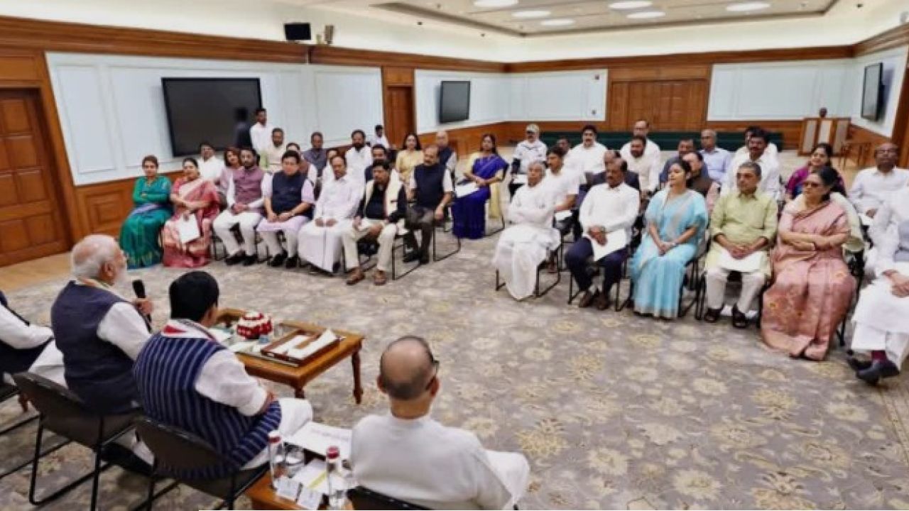8 october deadline to NCPI: মিলল না অতিরিক্ত সময়! লোকসভার স্পিকারের ডেডলাইনে চরম কোণঠাসা কাকলি-সুদীপরা, সাংসদ পদ নিয়ে বড় সিদ্ধান্ত?