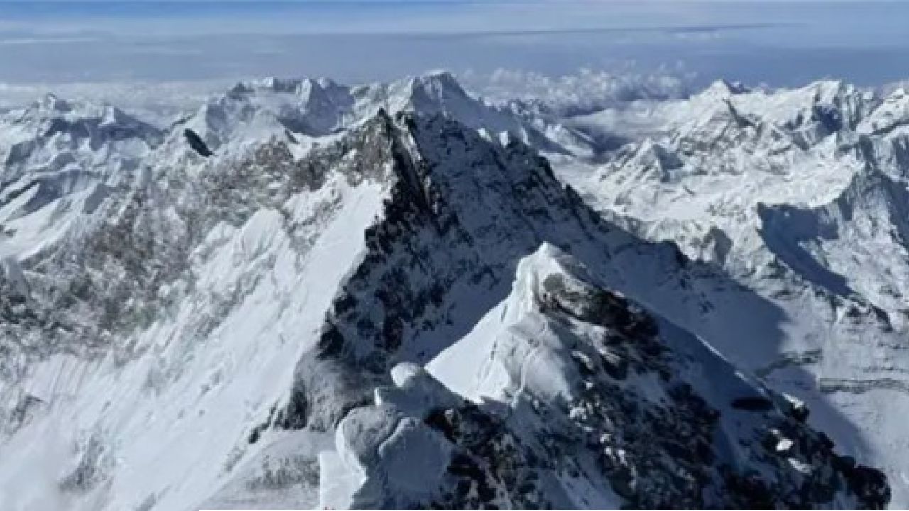  Nepal Avalanche: নেপালে ফের ভয়ঙ্কর বিপর্যয়! তুষারধসে বেস ক্যাম্প থেকে উধাও অন্তত ১০ জন পর্বতারোহী?
