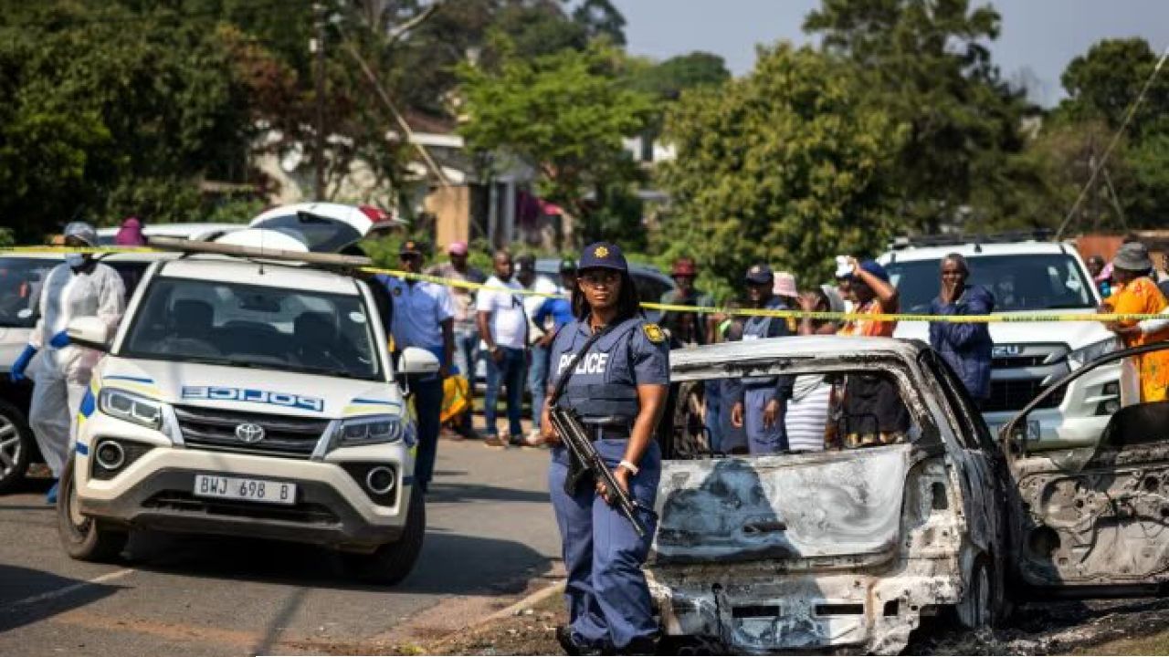 South Africa Shooting: উইকএন্ডের রাতে রক্তাক্ত দক্ষিণ আফ্রিকা! জোহানেসবার্গ ও কেপ টাউনে গণগুলি, নিহত অন্তত ২৭