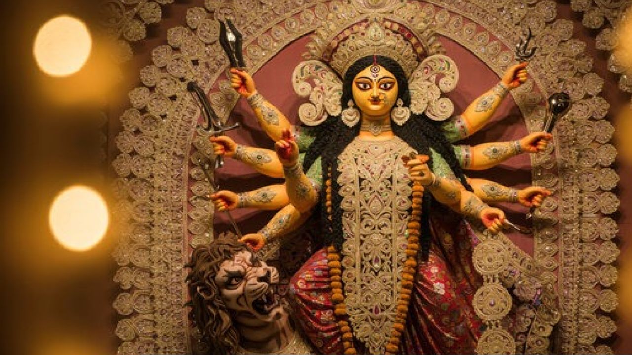  ২০২৬-এর পুজোয় কী ইঙ্গিত দিচ্ছেন মা দুর্গা? আগমন-গমনের হিসেবেই লুকিয়ে রহস্য! 