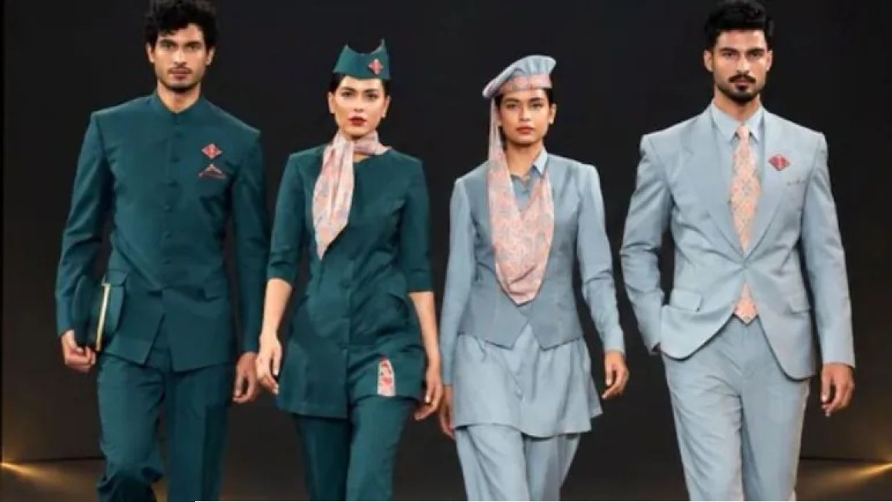 PIA: কেবিন ক্রুদের পোশাকে বড় বদল! পাকিস্তানের বিমানসংস্থার এই সিদ্ধান্ত ঘিরে কেন ক্ষুব্ধ নেটপাড়া? 