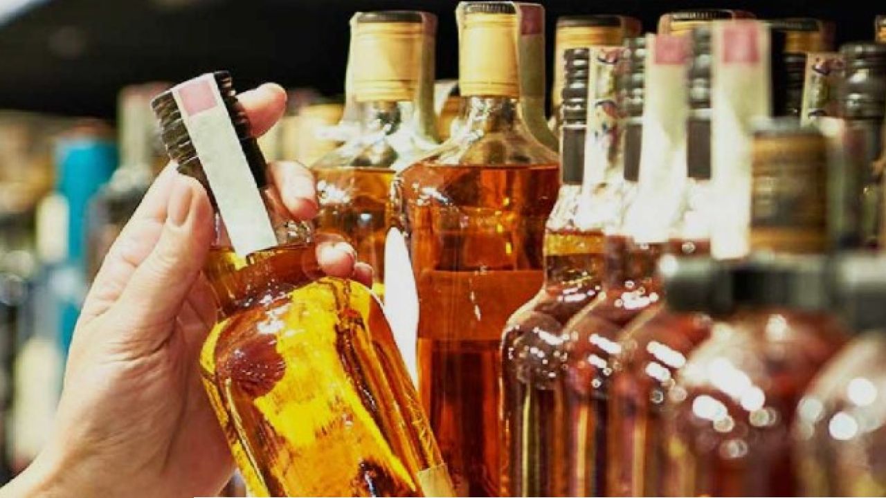 Alcohol License Rules: মদের দোকান খোলার লাইসেন্সে বড় বদল নবান্নের! বদলে গেল দূরত্বের নিয়মও, দেখে নিন বিশদে