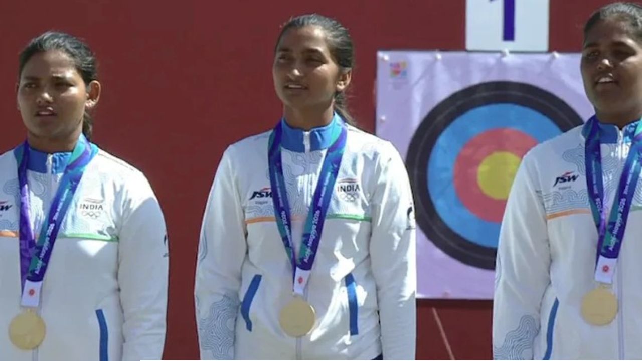 Asian Games: ঐতিহাসিক গান্ধীজয়ন্তীতে আর্চারির অলিম্পিক তারকাদের হারিয়ে রেকর্ড তেরঙ্গা ওড়ালেন অঙ্কিতারা 