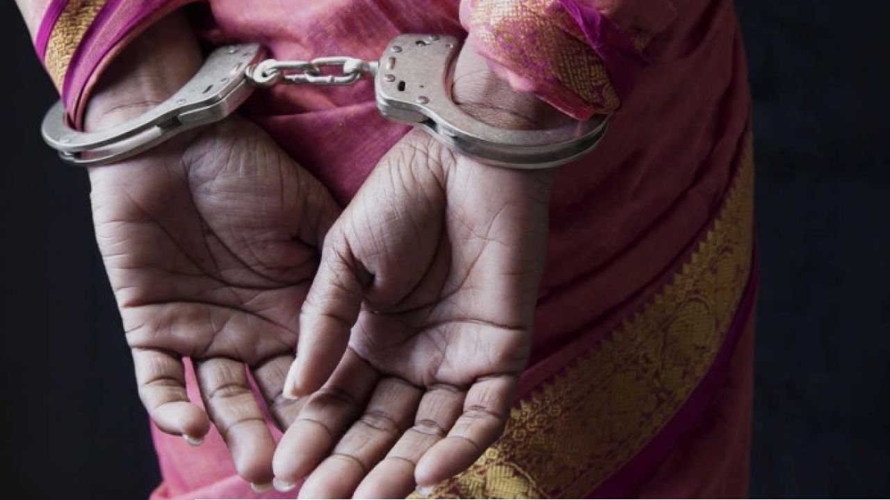 Maharashtra Crime: পরকীয়ায় বাধা হতেই প্রেমিকের ছুরি স্বামীর বুকে! ৬ মাস পলাতক থাকার পর গ্রেফতার স্ত্রী