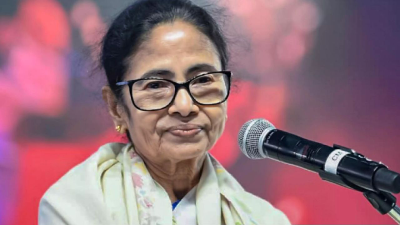 Mamata Banerjee: ‘গদ্দার’দের ফেরাতে কেন মরিয়া মমতা? বঙ্গভোটে বিপর্যয়ের পর কি ভুল ভাঙল নেত্রীর