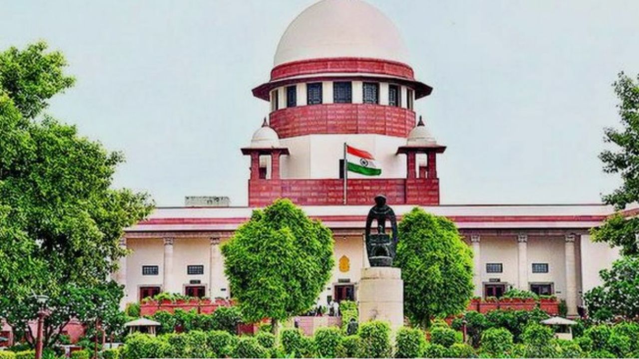 Supreme Court: ‘ফর্ম-৬ বদলে আমরা কোনো অনুমোদন দিইনি!’ নির্বাচন কমিশনের মিথ্যে দাবি উড়িয়ে কড়া হুঁশিয়ারি প্রধান বিচারপতির