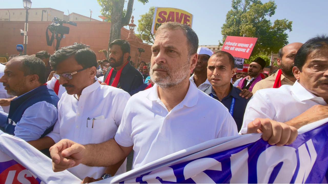 Rahul Gandhi FIR: নিজের নামে মামলার সেঞ্চুরি চান! জ্ঞানেশ ইস্যুতে দমতে নারাজ রাহুল