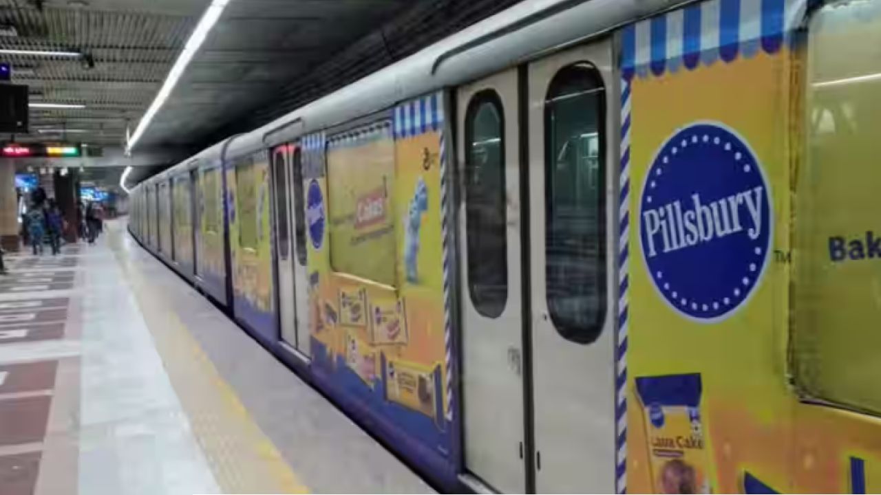 Kolkata Metro Delay: পুজোর মুখে ফের নিরাপত্তায় 'গলদ'! শোভাবাজারে ট্র্যাকে সারমেয়, থমকে পাতালপথ