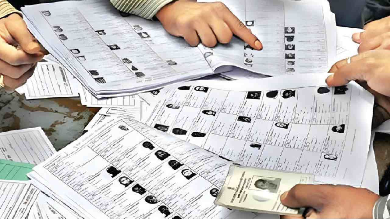 Election Commission: SIR-এর বিতর্কের মাঝেই বড় ঘোষণা! ১৭ রাজ্যে বাড়ি বাড়ি গিয়ে ভোটার তালিকায় নাম তুলবে কমিশন, খসড়া প্রকাশ ১২ নভেম্বর