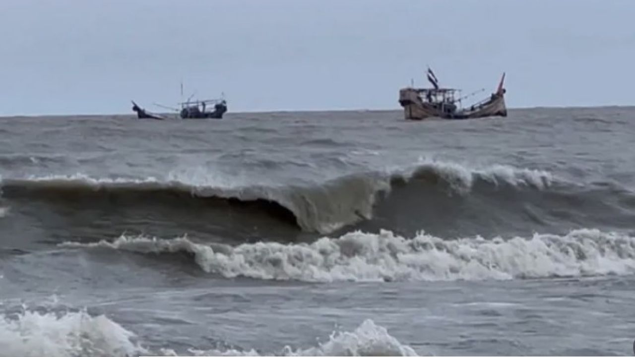 Weather Update: হেমন্তেও রেহাই নেই! বঙ্গোপসাগরে নতুন নিম্নচাপ, লক্ষ্মীপুজোর পর ফের ভিজবে কলকাতা-সহ দক্ষিণবঙ্গ?