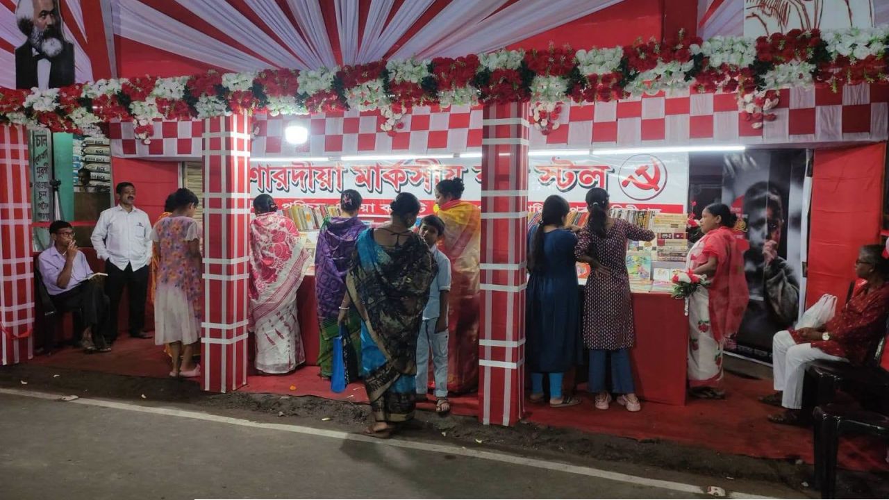 BJP book sale Durga Puja Bengal: পুজোয় রেকর্ড বই বিক্রি! শাসক শিবির বনাম সিপিএমের লড়াইয়ে কার ঝুলিতে কত আয়?