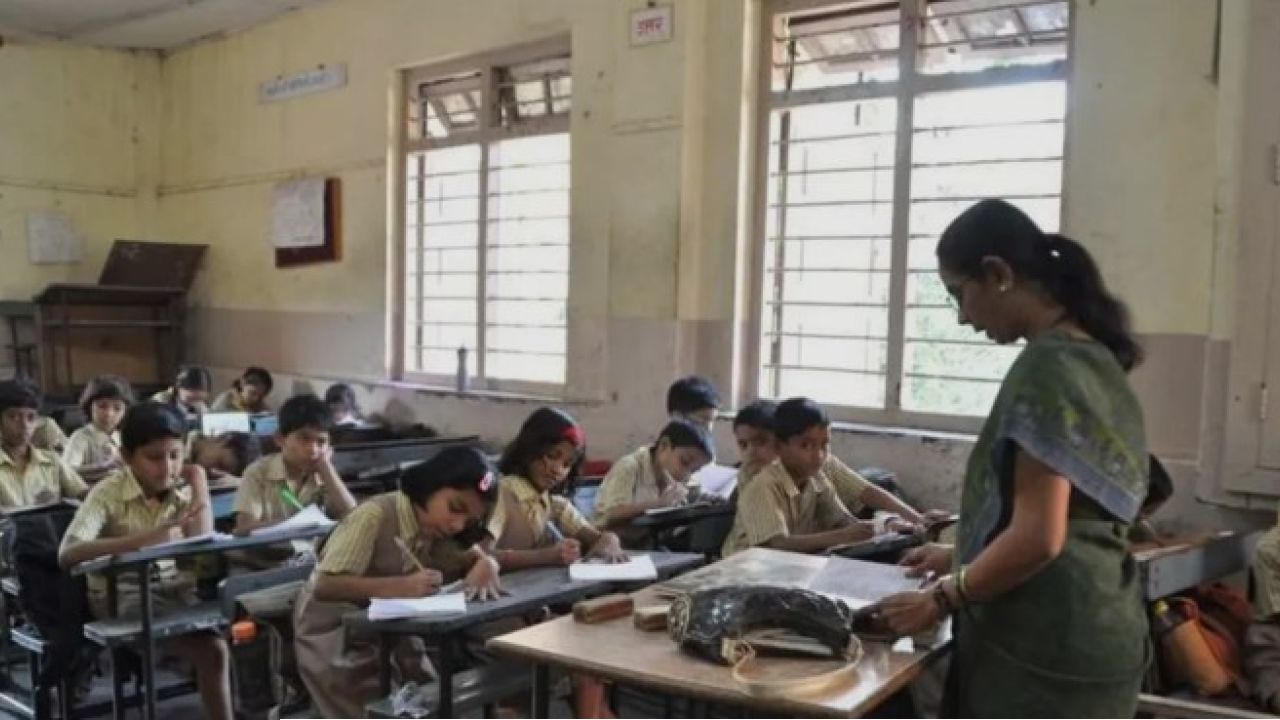 DA and Salary Hike: উৎসবের মুখেই লক্ষ্মীর ঝাঁপি! এক ধাক্কায় ১০ হাজার পর্যন্ত বাড়ল বেতন, কারা পেলেন বড় উপহার?
