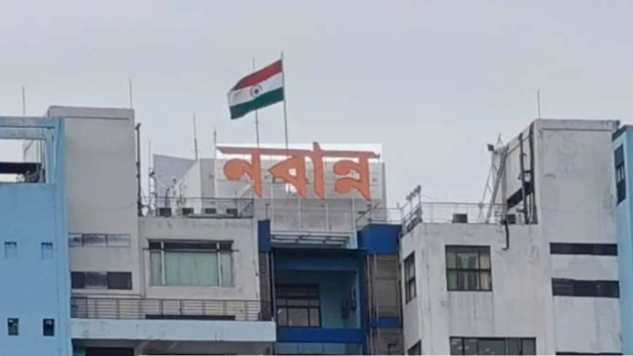 Fake PMO Officer: পিএমও-র বড়কর্তা সেজে সোজা নবান্নে ঢুকলো রহস্যময়ী! মন্ত্রীকে দেখেই প্রশ্নবাণ, দিল্লি থেকে ধৃত আকাঙ্ক্ষা