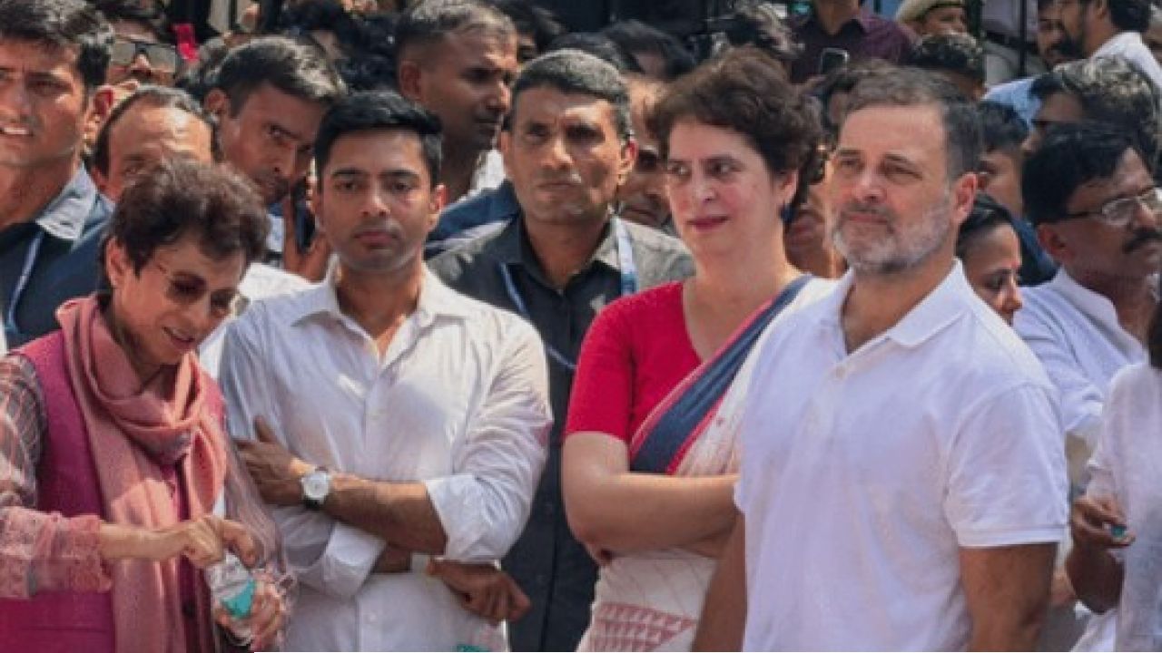 Delhi Protest: দিল্লিতে মেগা ধামাকা ইন্ডি জোটের, বৃহস্পতিবারই ময়দানে নামছেন মমতা? বিরোধীদের সঙ্গে সাক্ষাৎ রাষ্ট্রপতির