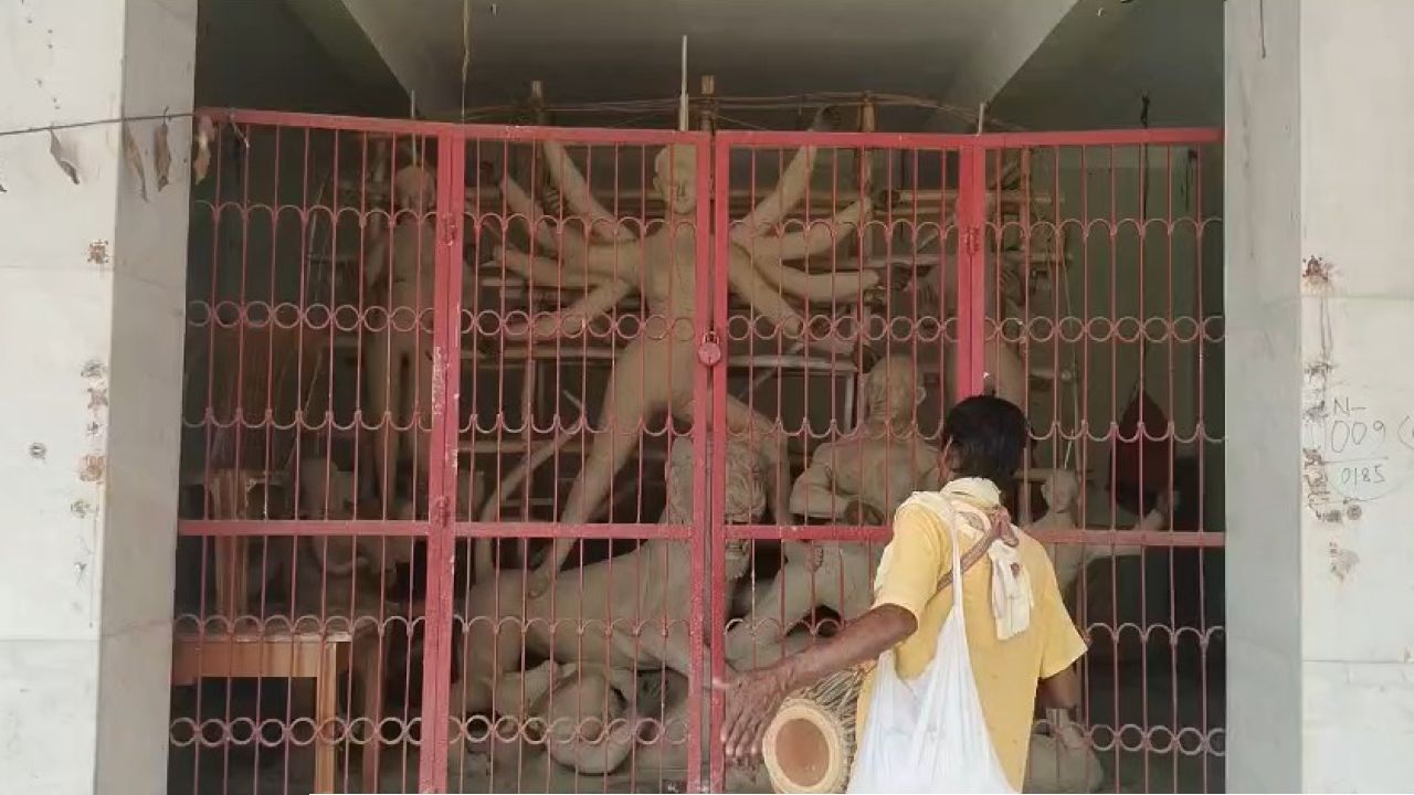 Maldah Durga Puja: মুসলিম জমিদারের হাত ধরে শুরু, ৩৩৩ বছর ধরে চলছে ঐতিহ্যের আরাধনা
