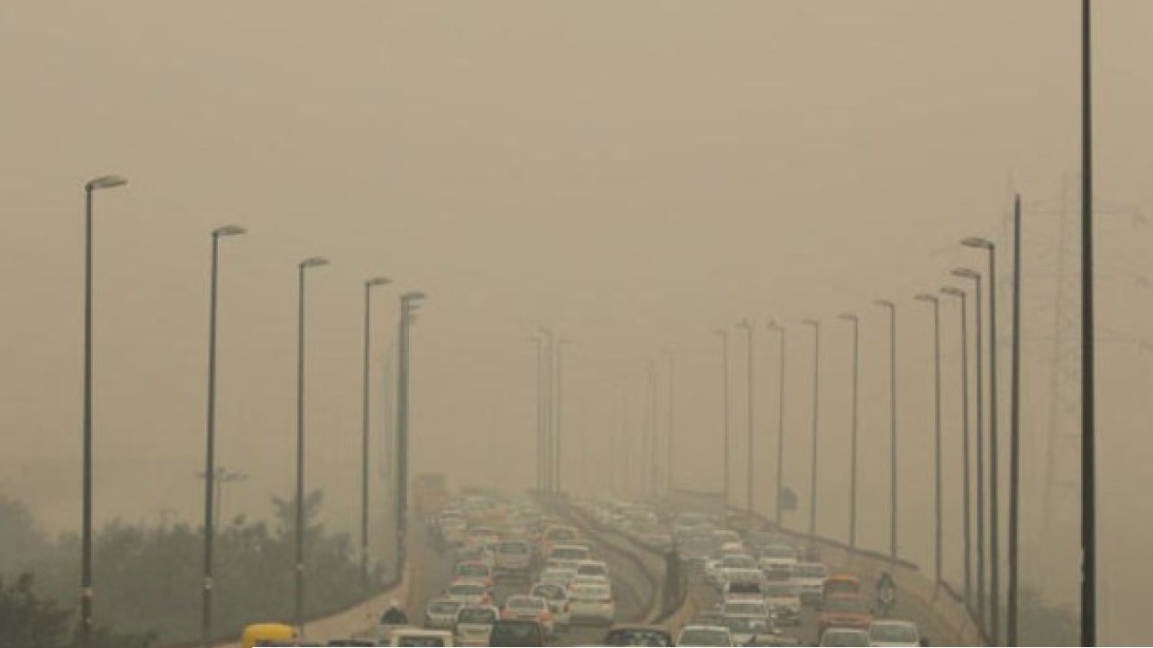 Delhi Pollution: দশেরার পরই বিষাক্ত গ্যাসের চেম্বার দিল্লি! বাতাসে হু হু করে বাড়ছে ক্ষতিকর কণা, দমবন্ধ করা পরিস্থিতিতে চরম আতঙ্ক!
